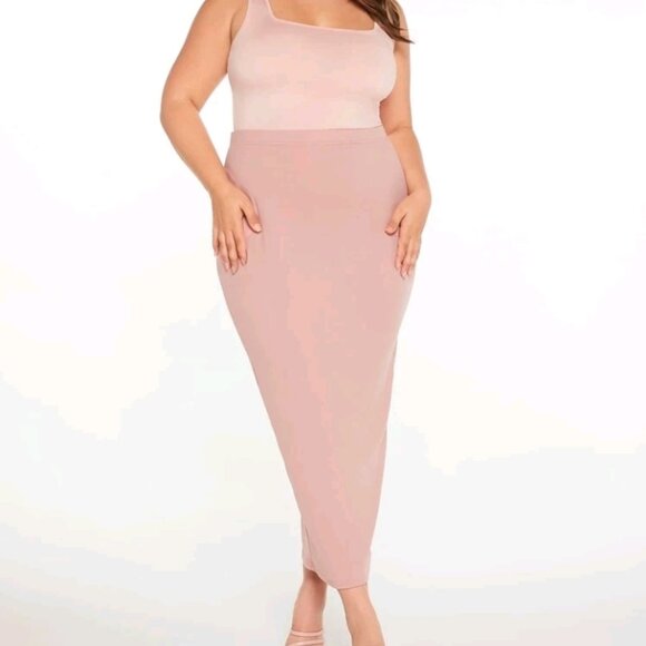 SHEIN BASICS Plus Slit Back Pencil Skirt - Picture 1 of 6